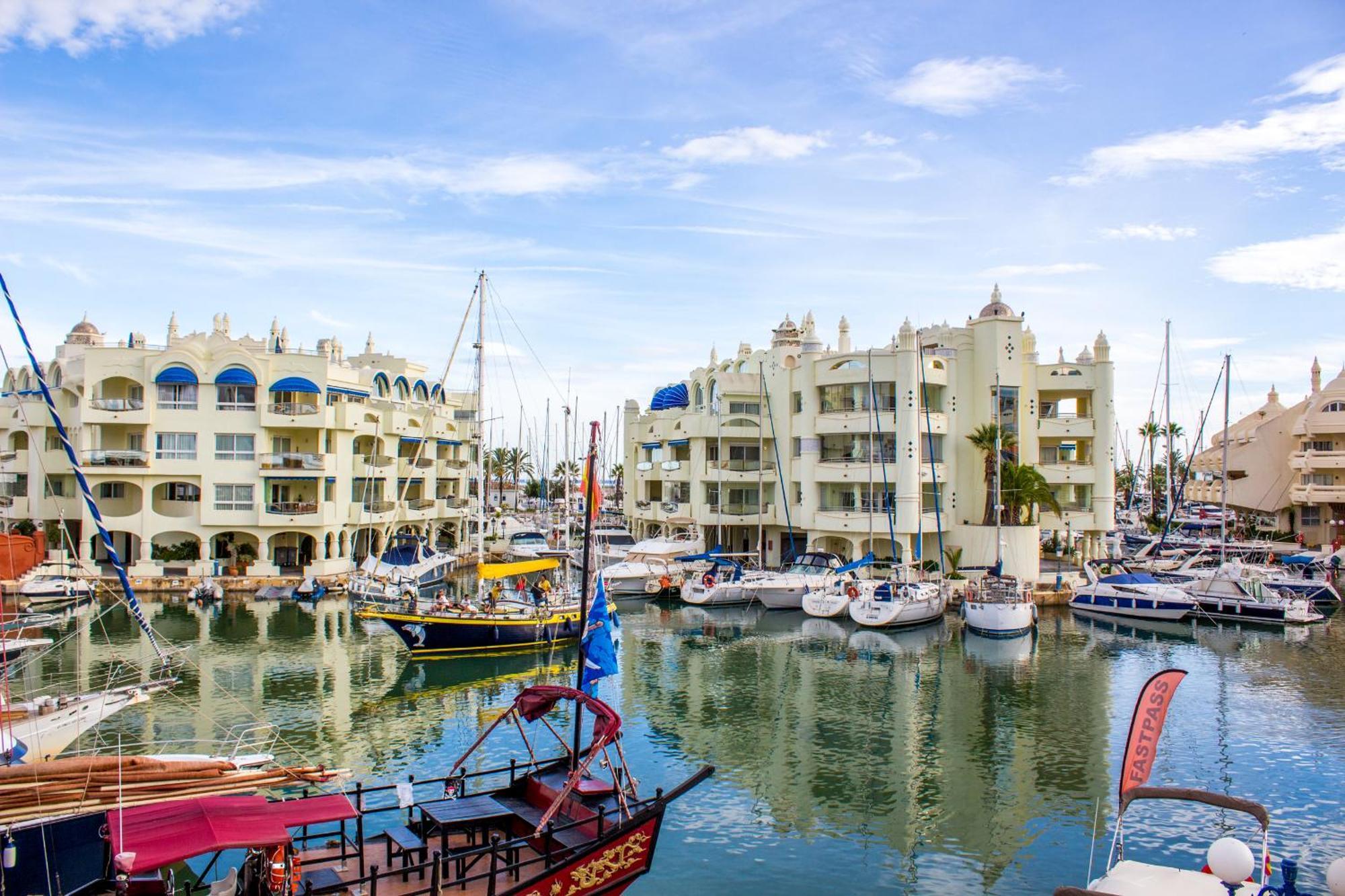 Benal Beach Suite Ii, Estudio Con Parque Acuatico Y Vistas Al Mar. Benalmádena Dış mekan fotoğraf
