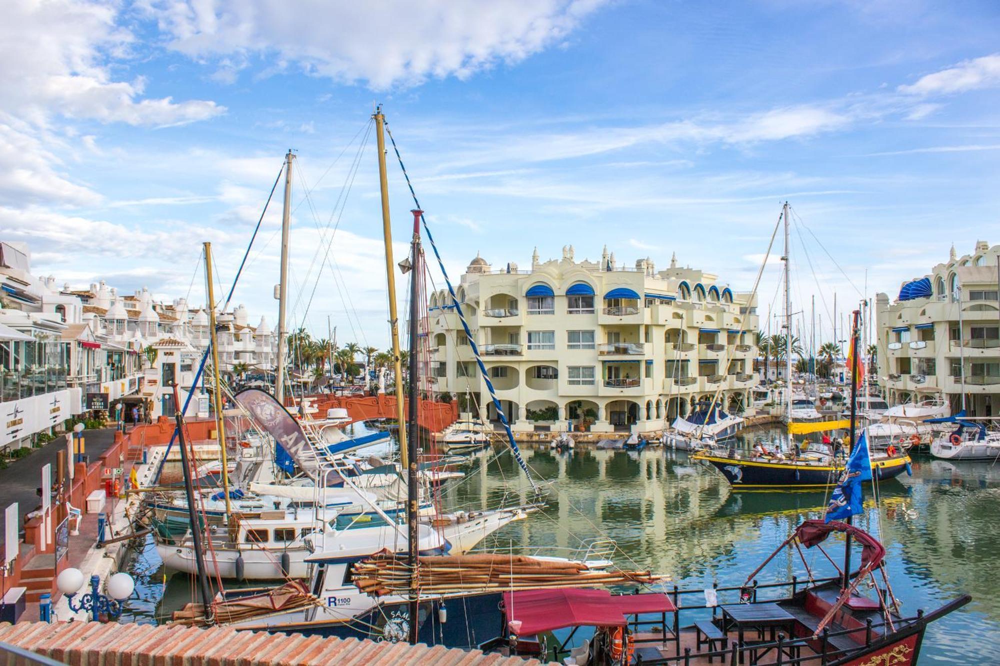 Benal Beach Suite Ii, Estudio Con Parque Acuatico Y Vistas Al Mar. Benalmádena Dış mekan fotoğraf