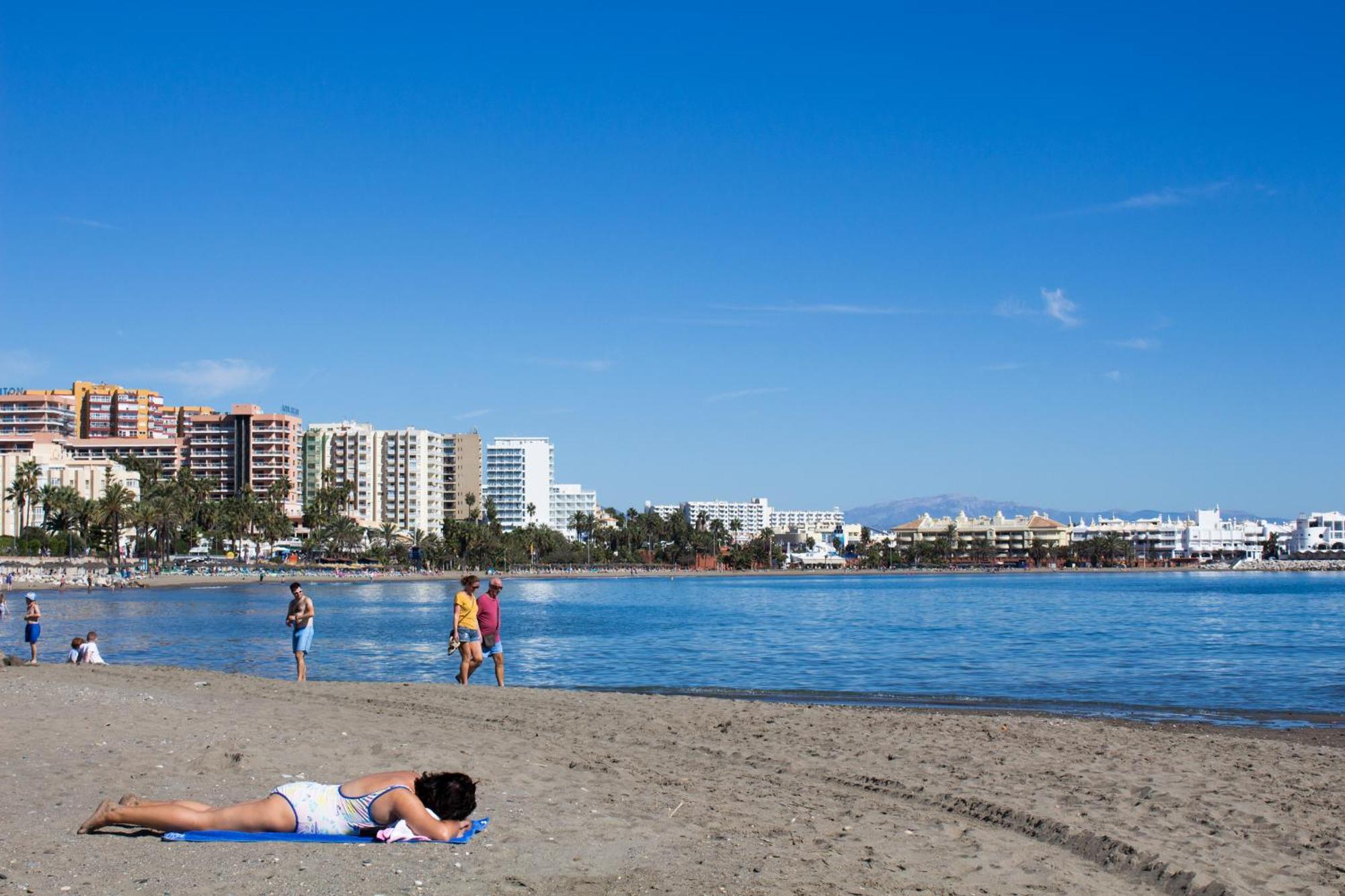 Benal Beach Suite Ii, Estudio Con Parque Acuatico Y Vistas Al Mar. Benalmádena Dış mekan fotoğraf