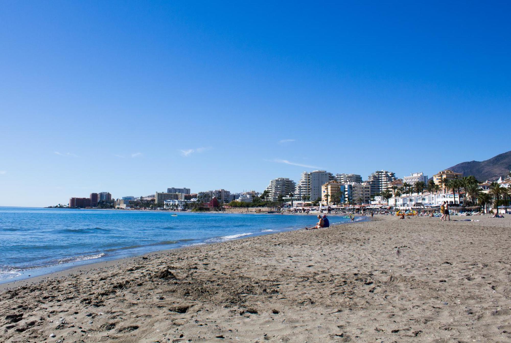 Benal Beach Suite Ii, Estudio Con Parque Acuatico Y Vistas Al Mar. Benalmádena Dış mekan fotoğraf