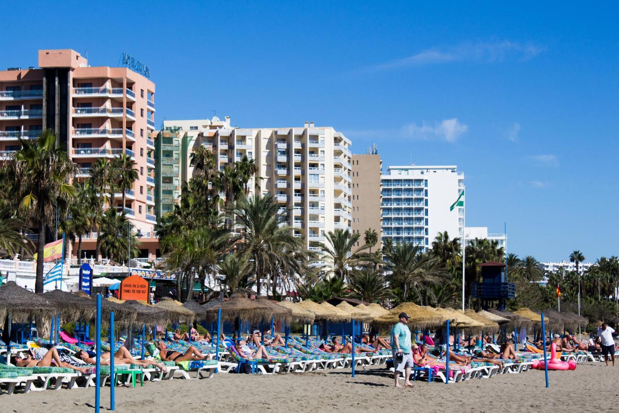 Benal Beach Suite Ii, Estudio Con Parque Acuatico Y Vistas Al Mar. Benalmádena Dış mekan fotoğraf
