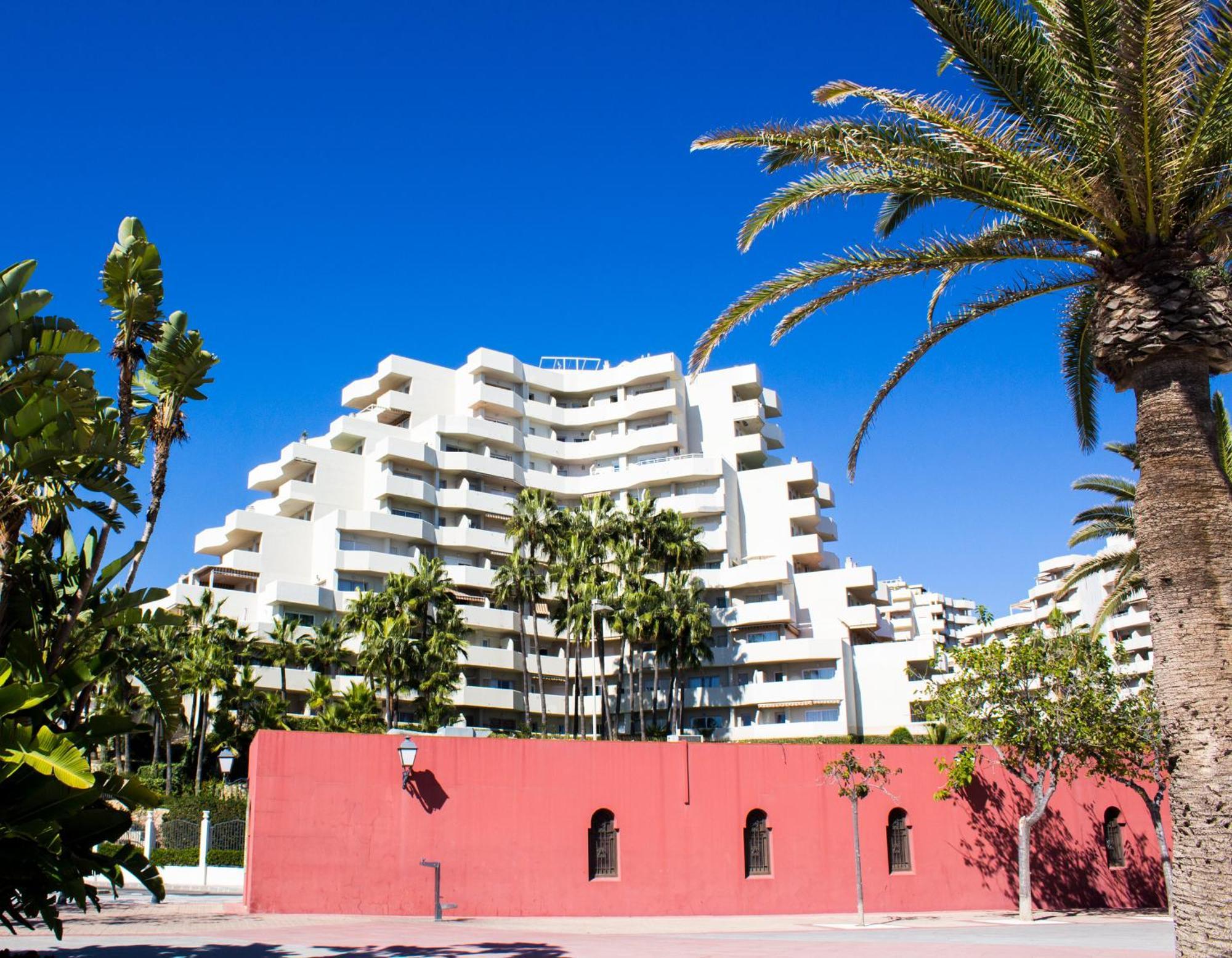 Benal Beach Suite Ii, Estudio Con Parque Acuatico Y Vistas Al Mar. Benalmádena Dış mekan fotoğraf