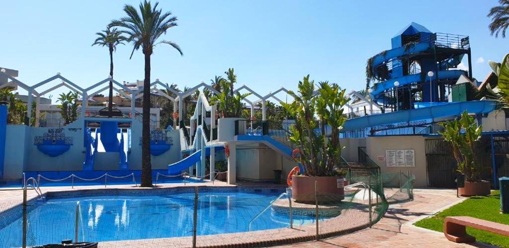 Benal Beach Suite Ii, Estudio Con Parque Acuatico Y Vistas Al Mar. Benalmádena Dış mekan fotoğraf